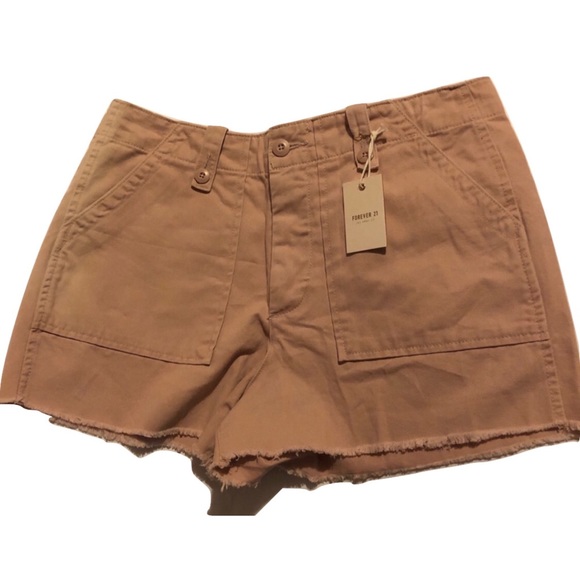 Forever 21 Pants - NWT Forever 21 Womens pink Shorts Size 28